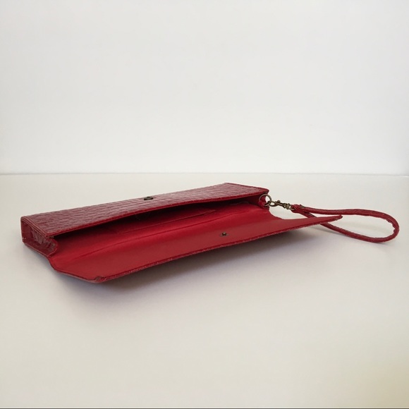 Red Faux Croc Patent Wristlet/ Clutch - Picture 4 of 4